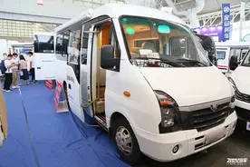 才20万出头！五菱S200专用客车打造，适合全家老小出行图片