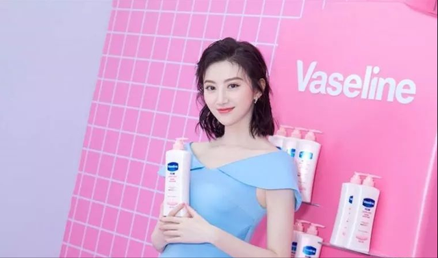 身体乳美白里有哪些成分好