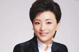 杨澜：辞去央视“铁饭碗”，再婚嫁给富豪大亨，幸与不幸都在脸上图片