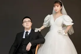YY毕加索直播十周年，与女管理官宣已结婚，三喜临门老婆已有身孕图片