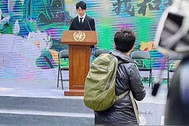 丁真受联合国邀请发言太争气！首穿西装好正式，帅气翻天气质超绝图片