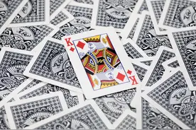 扑克牌中4个老K上面印的人物，你都知道是谁吗？图片