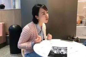 2年前坐车盖维权的奔驰女主，被曝欠钱百万，后来她怎样了？图片