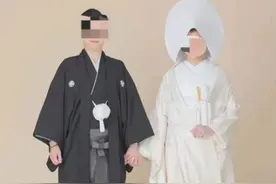 人靠衣装马靠鞍，上海新人结婚穿和服，一身白衣被嘲笑如披麻戴孝图片