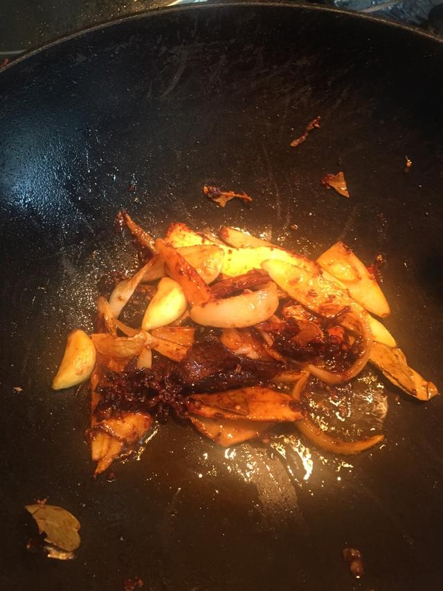 让人费解的牛肉面做法，用料和做法太讲究，一碗卖100也不过分