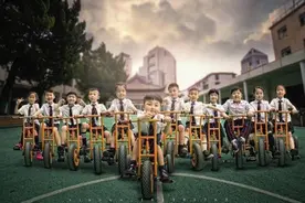 幼儿园“烧钱”毕业照蔓延，老师说全凭自愿，家长：怕的就是自愿图片