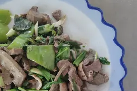 辣椒炒羊肝，清爽可口，美味极了图片