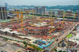 4月8日航拍广州恒大足球场施工盛况，雨天不停日夜兼程图片