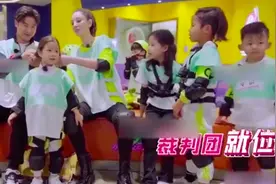 田亮编辫子手法7年始终如一，爸爸参与带娃，值得每个家庭学习图片