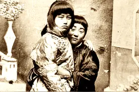 民国奇案：枯井发现焦尸，男子哭泣，一个狠心妻子，害了三条人命图片