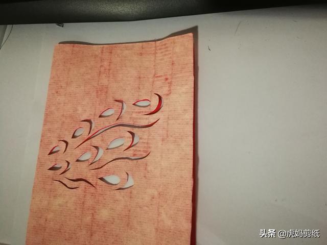 蝴蝶剪纸一点儿也不难,快来试试吧