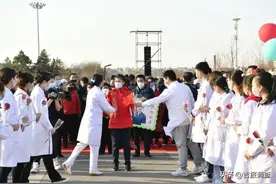 你守护生命，我守护你一生！白城援助武汉美护凯旋归来日收获求婚图片