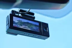 4K超清、畸变校正—PAPAGO S36 行车记录仪开箱评测图片