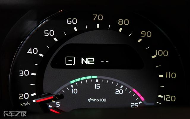 堪称工业艺术品，实拍沃尔沃FH16 750干线大件运输车