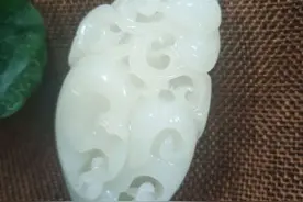 在这里买和田玉你要多付9成的钱，有人心甘情愿，人傻钱多吗？图片