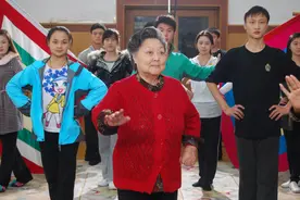 九十八岁豫剧大师马金凤收到总书记回信 马老备受鼓舞：继续把学生教好，发扬光大戏曲文化图片