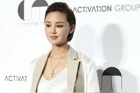 张歆艺终于换风格，大背头配西装气场全开，和袁弘越来越有夫妻相图片