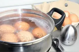 早上吃鸡蛋，最忌直接下锅煮，记住4个误区，鸡蛋Q弹又营养图片