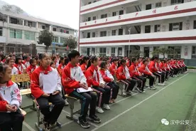 童文童画书童心！汉中公安“脱贫建小康•我爱我家乡”作文绘画竞赛喜结硕果图片