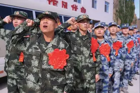 和林格尔县欢送新兵步入绿色军营图片