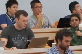 美国再出新政“针对”留学生 这类学生今秋将无法入境视频封面