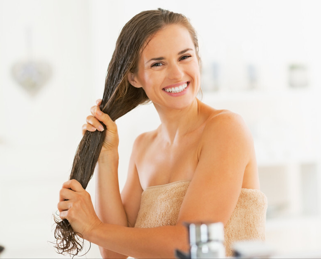 头发干燥用“发膜”还是“护发素”？两种都可以，但千万别用错了