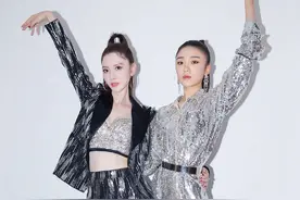 818晚会颜值大赏：钱枫玲花皆发福，“林有有”眉毛比张萌还显老图片