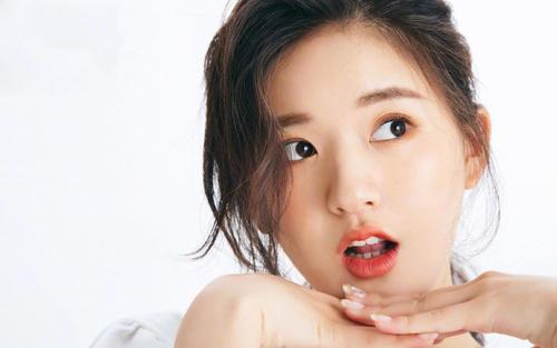 “宝藏女孩”赵露思直播卸妆，看到真实皮肤状态，网友：别化妆了