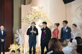 汪涵参加表妹婚礼祝福太暖心，表妹肤白貌美身材性感，现场人气高图片