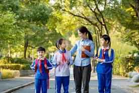 乡村教师“不愿”去县城学校的三个原因，凸显县城教师的无奈图片
