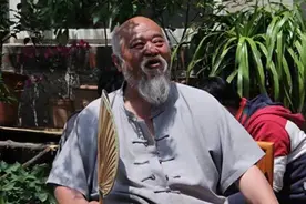 “牛大爷”李琦：8两之前不算酒，一天最少两包烟，自曝恶疾缠身图片
