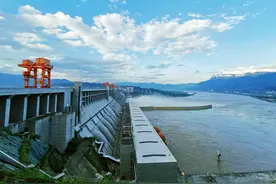 高峡出平湖 当惊世界殊——写在三峡水利枢纽工程完成整体竣工验收之际图片