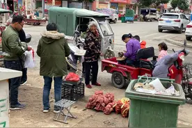 河南南阳昨天秋衣秋裤，今天棉袄棉裤图片