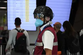 意大利罗马机场启用智能头盔监测体温 网友：有点高科技哦图片