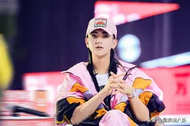 黄子韬与粉丝互怼，催其赶紧找对象，粉丝幻想被打破图片