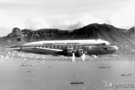 1954年我军击落英国客机，美航母侵入海南开火，战争一触即发图片