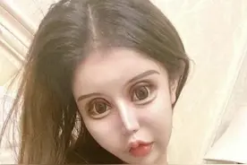 15岁花400万整容，满是悔意实则谎话连篇，少女网红的“变脸史”图片