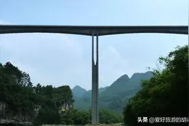 亚洲最高的高架桥深藏广东深山中，景色十分美丽，游客慕名前往图片