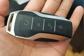 比亚迪宋plus dmi实车长这样图片