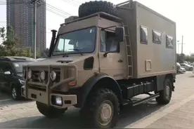 难得一见的越野之王 Unimog奔驰乌尼莫克房车实拍 独立后仓图片