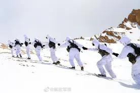 夏日的雪域高原 跟侦察兵一起巡逻图片