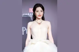 娱乐圈6对撞脸的女星，个个美若天仙，你觉得哪一对最难分清？图片