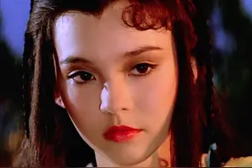 九版小龙女飞天出场，谁是天仙下凡，谁让你恨不得一脚蹬回古墓？图片