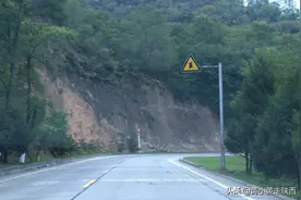 一条被人遗忘的老国道，穿越陕北两条神奇山脉，实地走过让人难忘图片