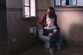 女大学生怀孕现象频出，辅导员“欲哭无泪”：根本管不住图片