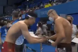 中国风度！汪顺夺冠后鞠躬致意35岁奥运五朝元老，外网一致好评图片