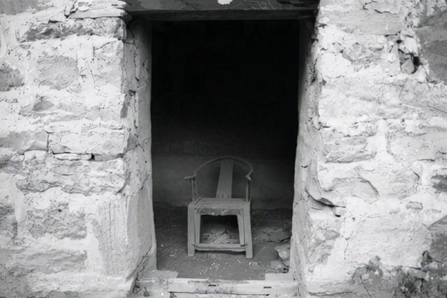 主播夜闯鬼村,晚上又报警求救(河南无人村封门村事件真相) - 冷思维