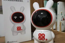 华为智选火火兔智能早教故事机，大朋友和小朋友的贴心玩伴图片