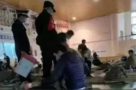 湖北武穴抓住外出闲逛人员要考黄冈密卷？官方回应：造谣！视频封面