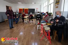 乌鲁木齐市文化馆54个艺术普及班班次为爱好者免费授课图片